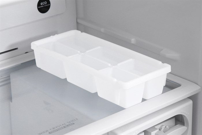 Khay đá nhựa 6 viên Đồng Tâm Màu Trắng