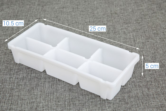 Khay đá nhựa 6 viên Đồng Tâm Màu Trắng