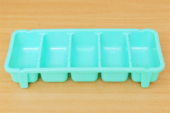Khay đá nhựa 5 viên Đồng Tâm Màu Xanh ngọc