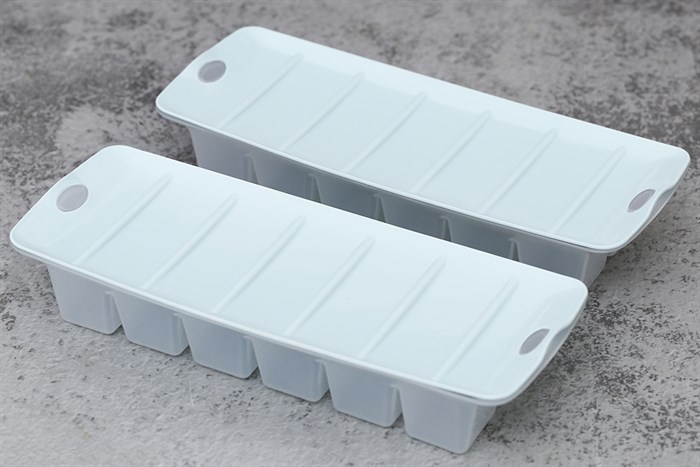 Khay đá nhựa có nắp 12 viên Hommy JCJ-1113 bộ 2 cái Màu Xanh Dương