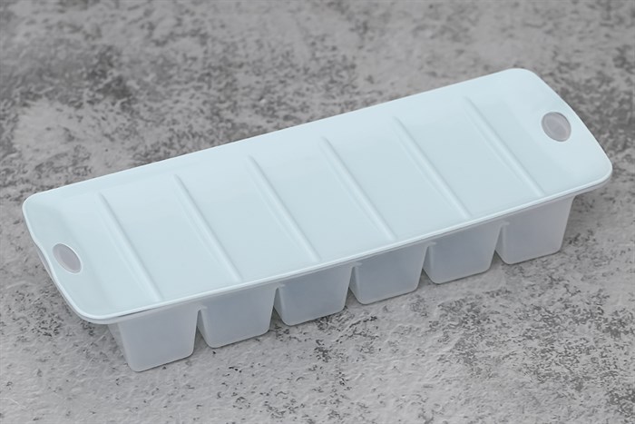 Khay đá nhựa có nắp 12 viên Hommy JCJ-1113 bộ 2 cái Màu Xanh Dương