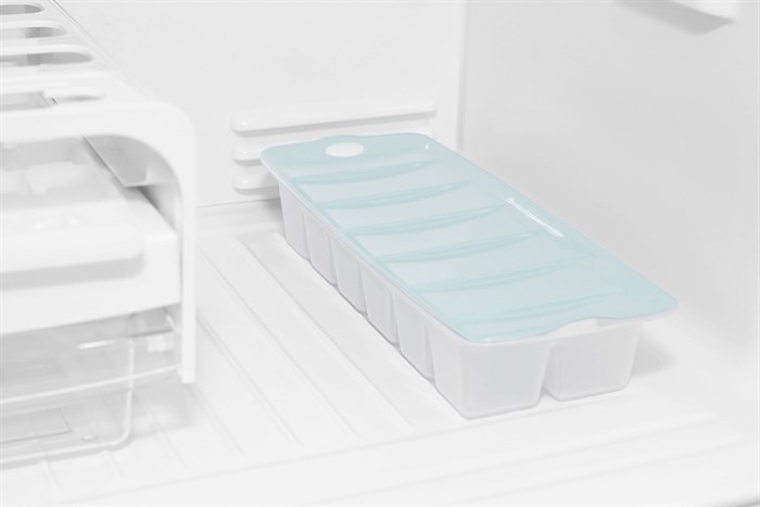 Khay đá nhựa có nắp 12 viên Hommy JCJ-1113 bộ 2 cái Màu Xanh Dương