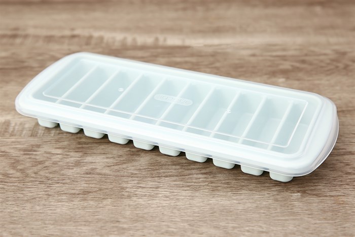 Khay đá nhựa có nắp 10 viên Kari Inochi HIN.KDCN.10VI Màu Xanh dương nhạt