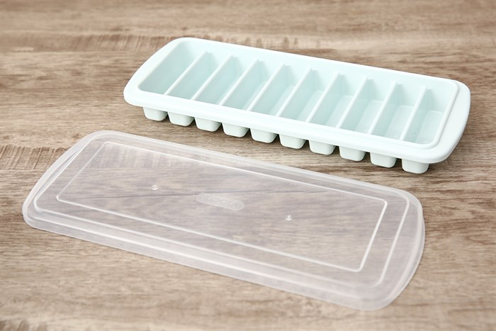 Khay đá nhựa có nắp 10 viên Kari Inochi HIN.KDCN.10VI Màu Xanh dương nhạt