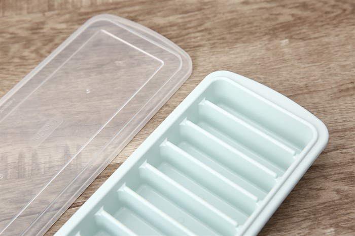 Khay đá nhựa có nắp 10 viên Kari Inochi HIN.KDCN.10VI Màu Xanh dương nhạt