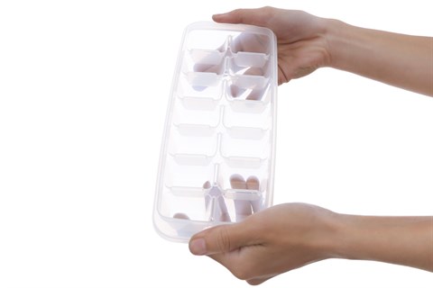 Khuôn đá nhựa 14 viên có nắp Tashuan với chất liệu nhựa cao cấp, bền đẹp