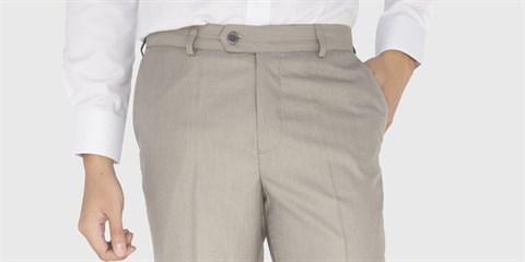 Lưng quần và đỉa quần may tỉ mỉ