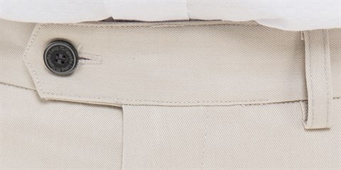 Lưng quần và đỉa quần may tỉ mỉ