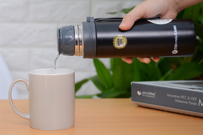 Bình giữ nhiệt inox 500 ml DMX YNQE-3021 Màu Đen