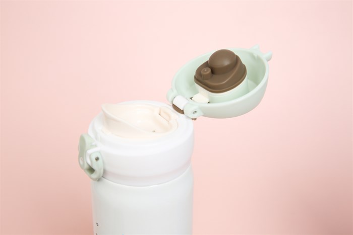 Bình giữ nhiệt inox 450 ml Delites K450B38 Màu Xanh lá