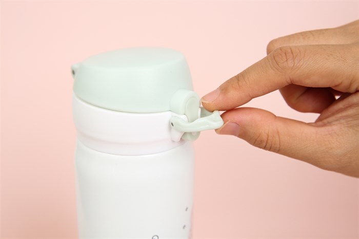 Bình giữ nhiệt inox 450 ml Delites K450B38 Màu Xanh lá