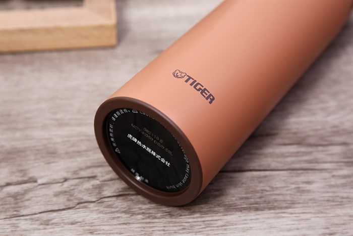 Bình giữ nhiệt inox 500 ml Tiger MCY-K050DSV Màu Cam