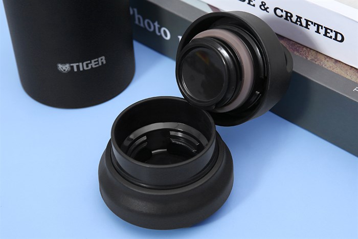 Bình giữ nhiệt inox 600 ml Tiger MCZ-S060KCV Màu Đen