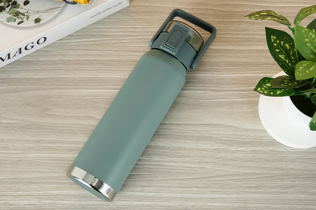Bình giữ nhiệt inox 670 ml Delites XB-20109 Màu Xanh bộ đội