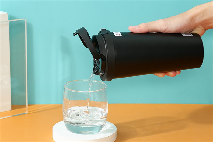 Ly giữ nhiệt inox 550 ml Lock&Lock LHC3249BLK Màu Đen