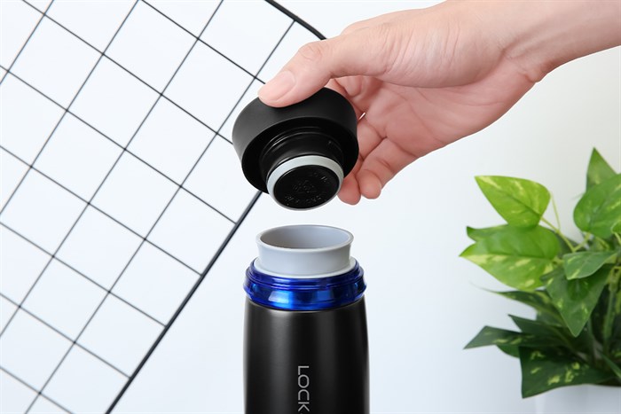 Bình giữ nhiệt inox 450 ml Lock&Lock LHC4131BKB Màu Đen - xanh dương