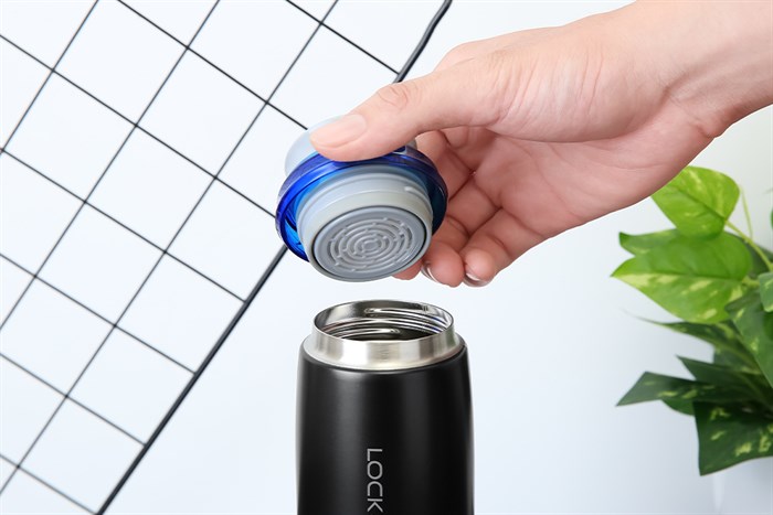 Bình giữ nhiệt inox 450 ml Lock&Lock LHC4131BKB Màu Đen - xanh dương