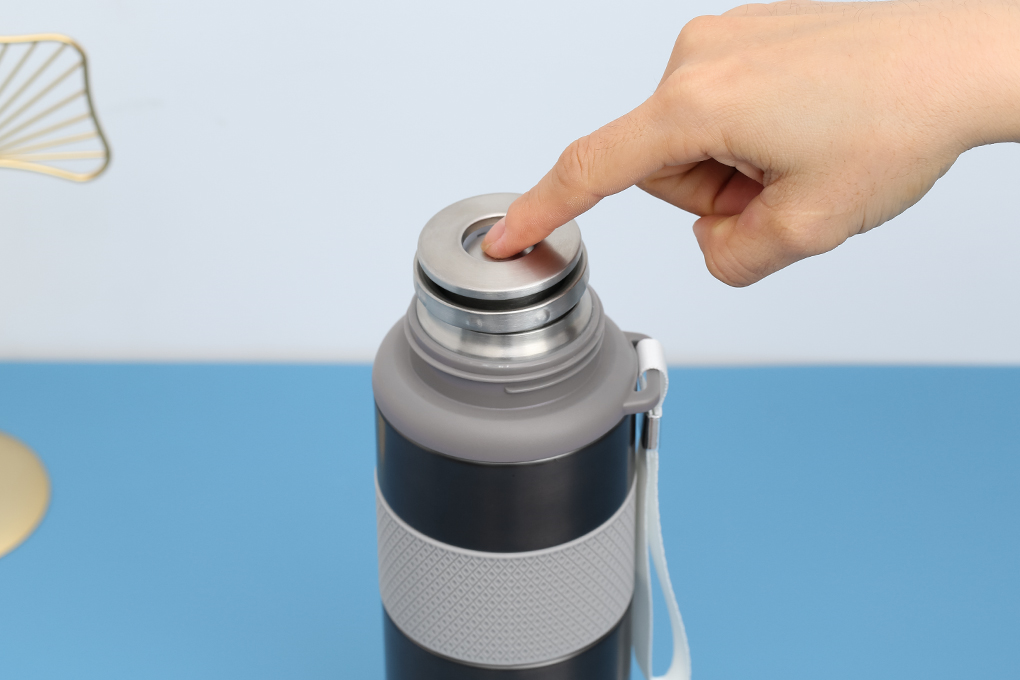 Bình giữ nhiệt Inox 750 ml Delites Z90A Màu Xám