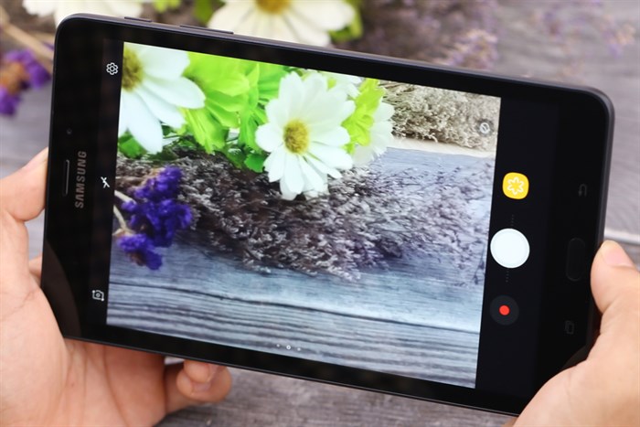 Máy tính bảng Samsung Galaxy Tab A 8.0 (2017) Màu Đen
