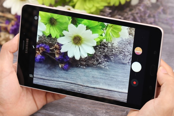 Máy tính bảng Samsung Galaxy Tab A 8.0 (2017) Màu Vàng đồng