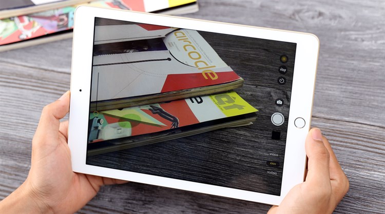 Máy tính bảng iPad Wifi 32GB (2018) Màu Vàng đồng