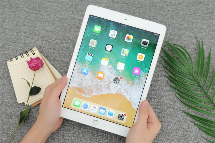 Máy tính bảng iPad Wifi Cellular 32GB (2018)