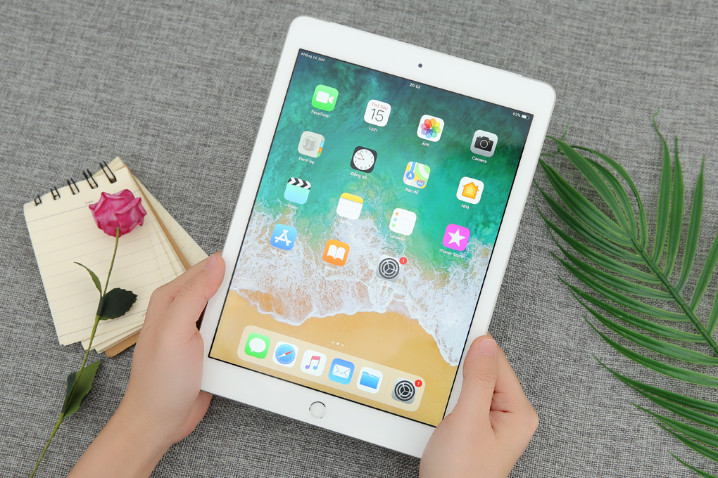 Máy tính bảng iPad Wifi Cellular 32GB (2018) Màu Bạc