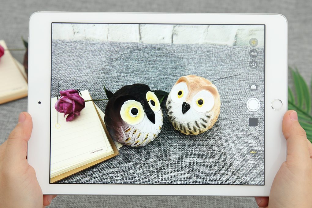 Máy tính bảng iPad Wifi Cellular 32GB (2018) Màu Bạc