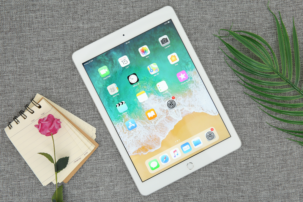 Máy tính bảng iPad Wifi Cellular 32GB (2018) Màu Bạc