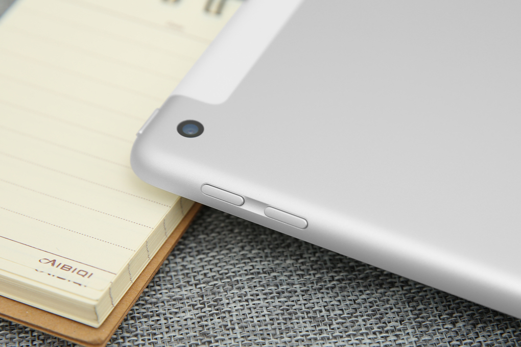 Máy tính bảng iPad Wifi Cellular 32GB (2018) Màu Bạc