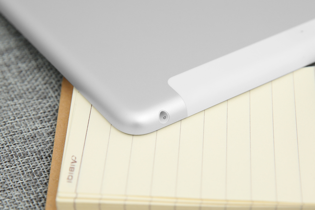Máy tính bảng iPad Wifi Cellular 32GB (2018) Màu Bạc