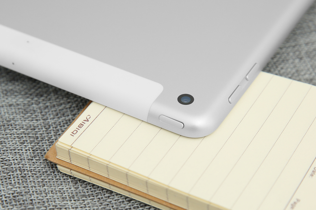 Máy tính bảng iPad Wifi Cellular 32GB (2018) Màu Bạc