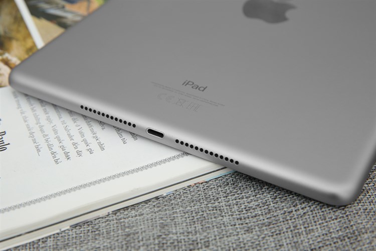 Máy tính bảng iPad Wifi Cellular 32GB (2018)