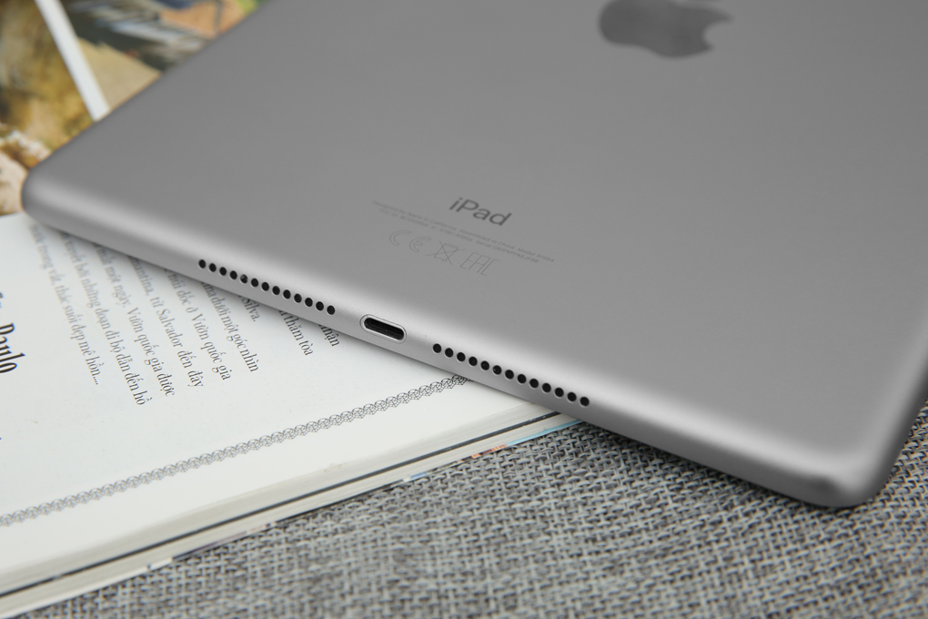 Máy tính bảng iPad Wifi Cellular 32GB (2018) Màu Xám