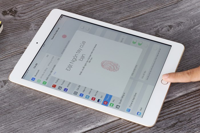 Máy tính bảng iPad Wifi Cellular 128GB (2018)