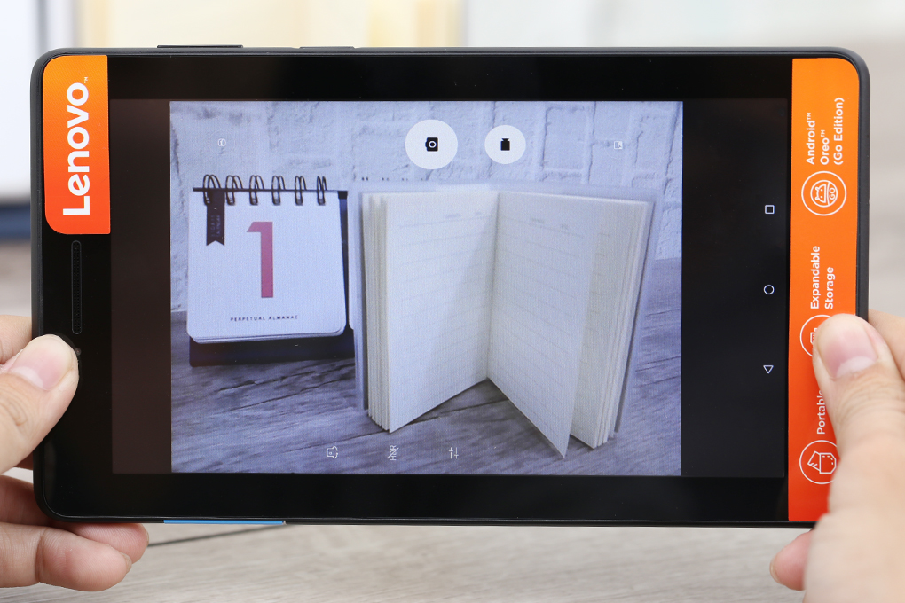 Máy tính bảng Lenovo Tab E7 TB-7104I Màu Đen