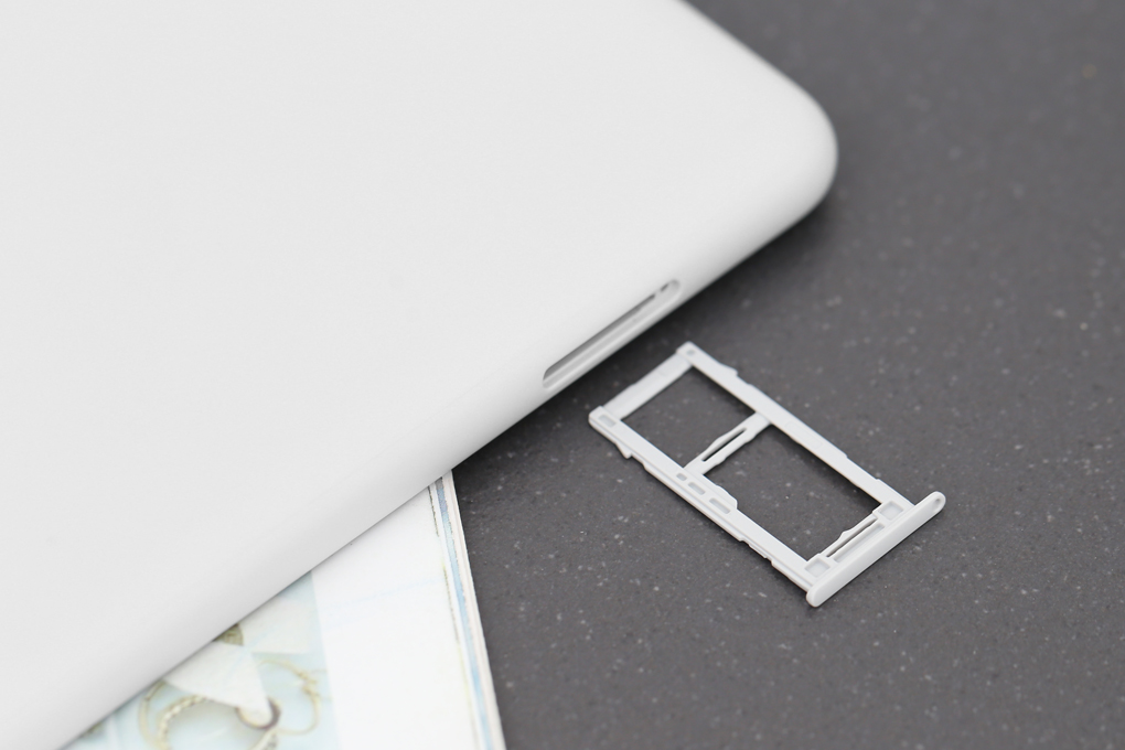 Máy tính bảng Samsung Galaxy Tab with S Pen (P205) Màu Xám