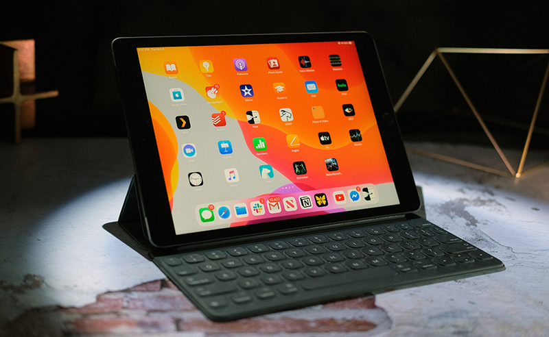 Điện thoại iPad 10.2 inch Wifi Cellular 128GB (2019) | Kết nối với bàn phím rời
