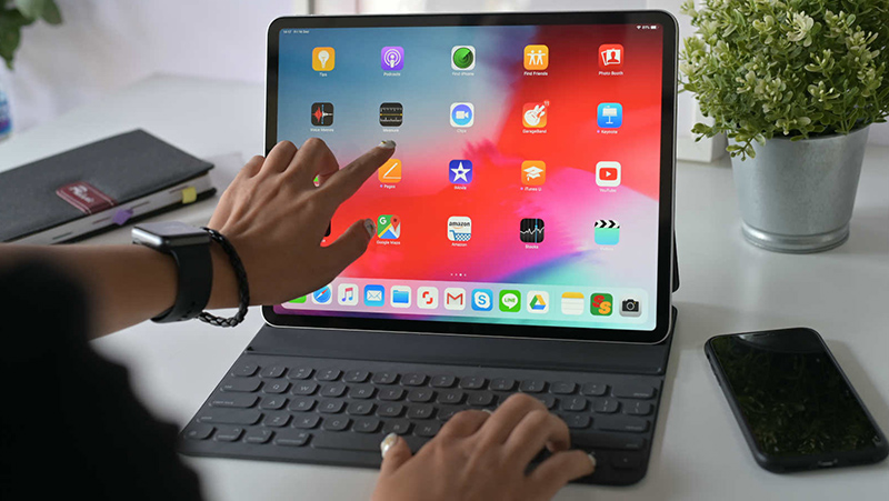 Máy tính bảng iPad Pro 12.9 inch Wifi 128GB (2020) | Thời lượng pin ấn tượng