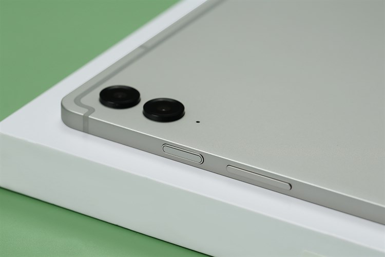 Máy tính bảng Samsung Galaxy Tab S9 FE+ WiFi 8GB/128GB Màu Bạc