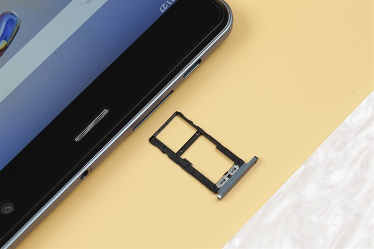 Máy tính bảng Mobell Tab 8.1 4G 2GB/16GB Màu Xanh đen