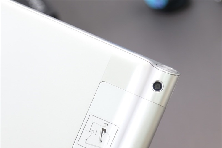 Máy tính bảng Lenovo Yoga Tablet 10 B8000 Màu Bạc