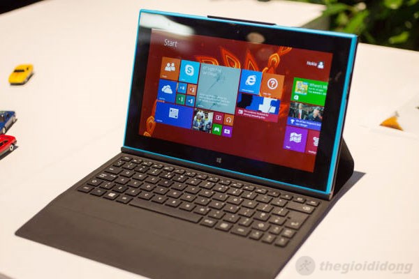 Bàn phím rời giúp Lumia 2520 trở thành laptop thực thụ Bàn phím rời giúp Lumia 2520 hỗ trợ công việc một cách tối đa
