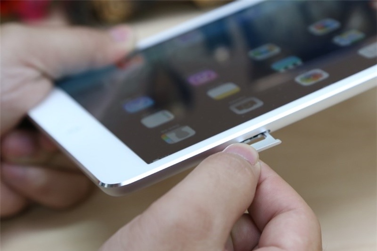 Máy tính bảng iPad Mini 2 Retina Cellular 16GB Màu Bạc