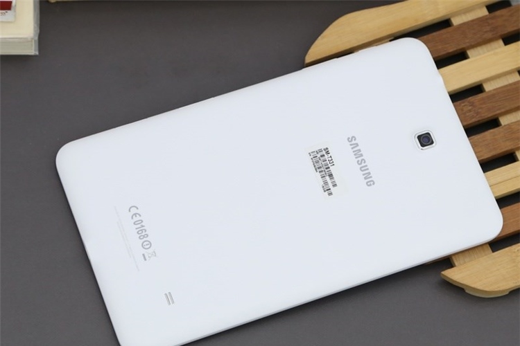 Máy tính bảng Samsung Galaxy Tab 4 8.0 (SM-T331) Màu Trắng