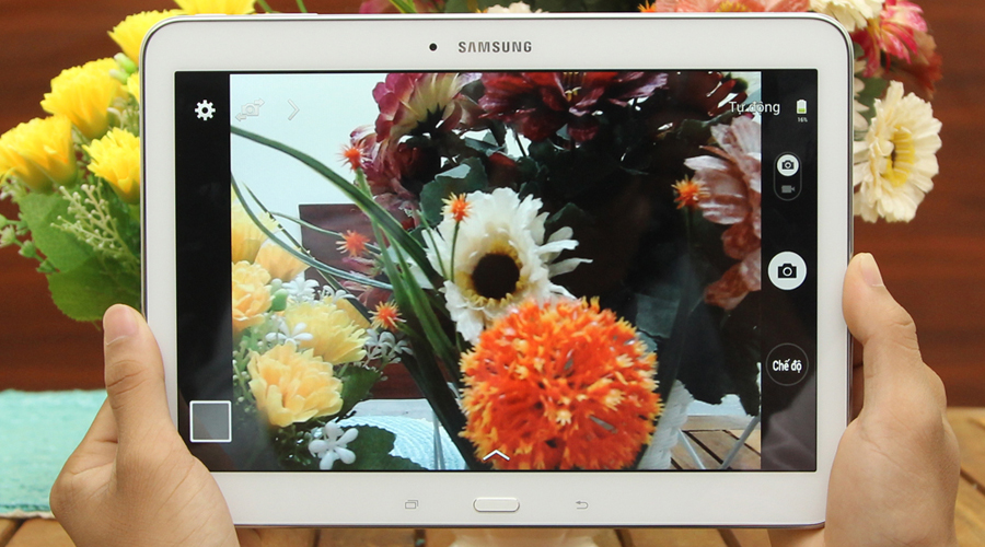 <p>Camera 3 MP, quay phim đạt chuẩn HD sẵn s&agrave;ng lưu giữ những khoảnh khắc đ&aacute;ng nhớ của bạn</p>