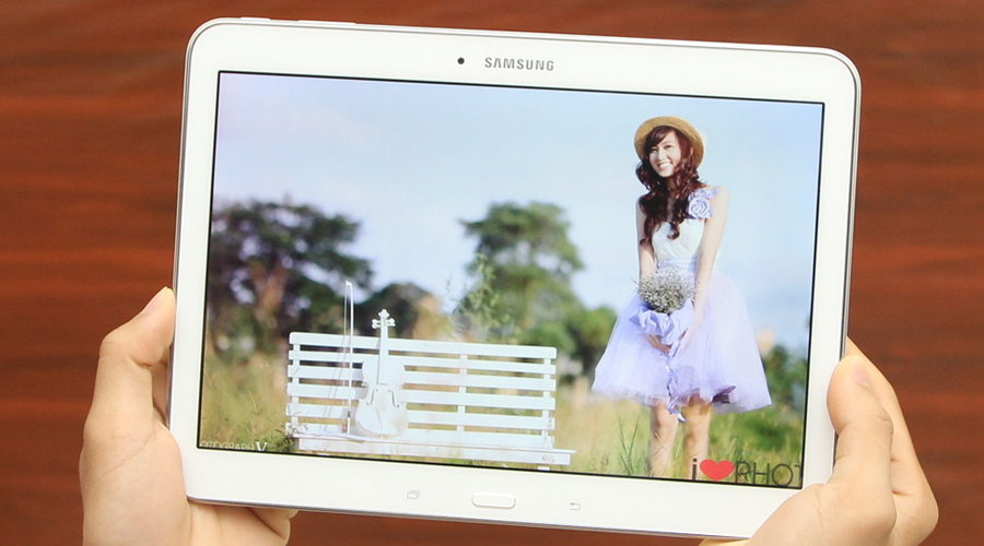 <p>Chơi game, xem phim đ&atilde; hơn tr&ecirc;n m&agrave;n h&igrave;nh HD 10.1 inch c&ocirc;ng nghệ IPS chống ch&oacute;i, c&oacute; g&oacute;c nh&igrave;n rộng</p>