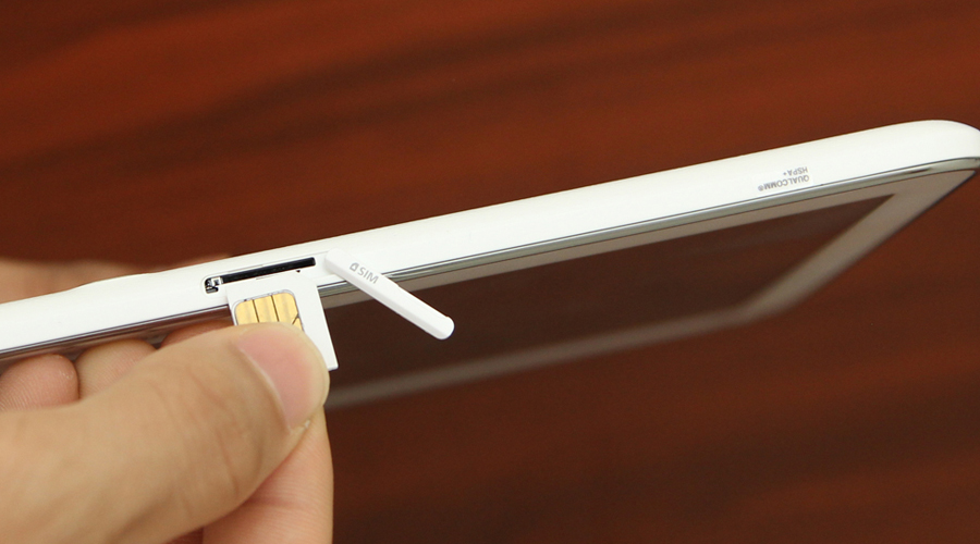 <p>Trang bị SIM c&oacute; kết nối 3G v&agrave; khả năng đ&agrave;m thoại như smartphone, Tab 4 gi&uacute;p bạn lu&ocirc;n lu&ocirc;n kết nối với bạn b&egrave;, người th&acirc;n</p>