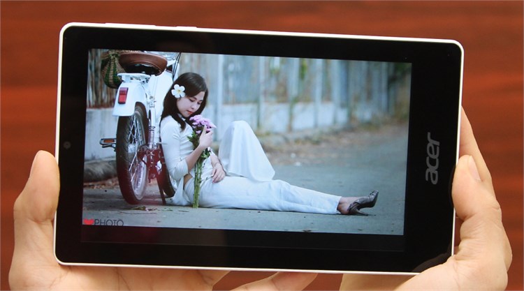 Máy tính bảng Acer Iconia B1-740 Màu Trắng