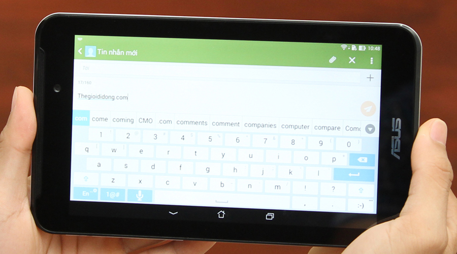 <p>Kết nối 3G, 2 SIM 2 s&oacute;ng gi&uacute;p bạn kết nối internet mọi l&uacute;c mọi nơi, nghe gọi v&agrave; nhắn tin như một smartphone thực thụ</p>